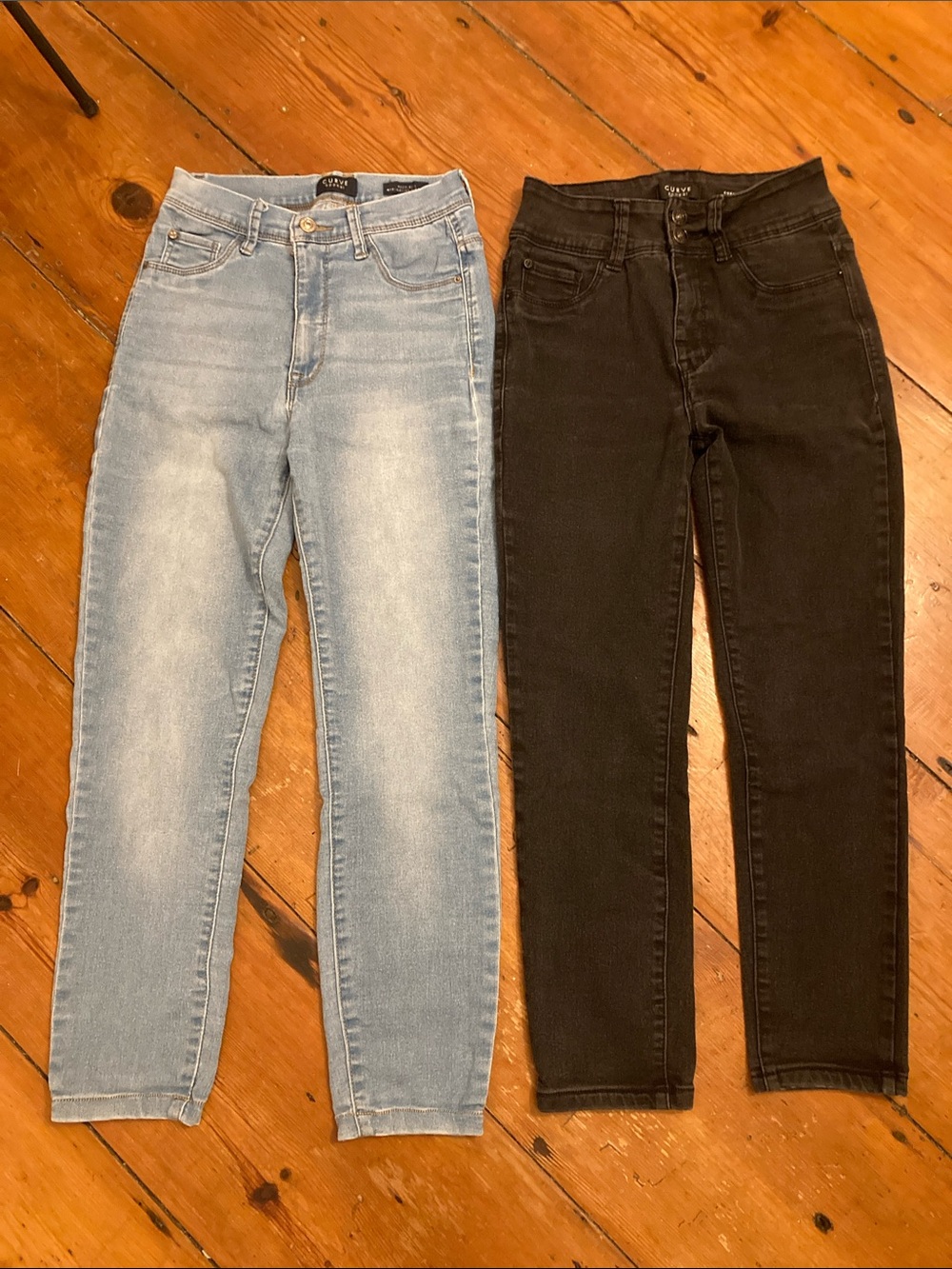 Curve Appeal 2 pair of Women’s Petite Jeans Light Blue and Black Size:2/26